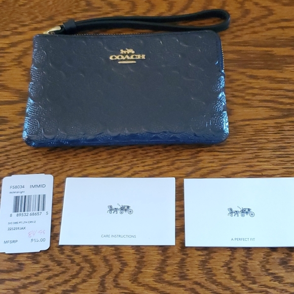 Coach Handbags - Coach Corner Zip Wristlet